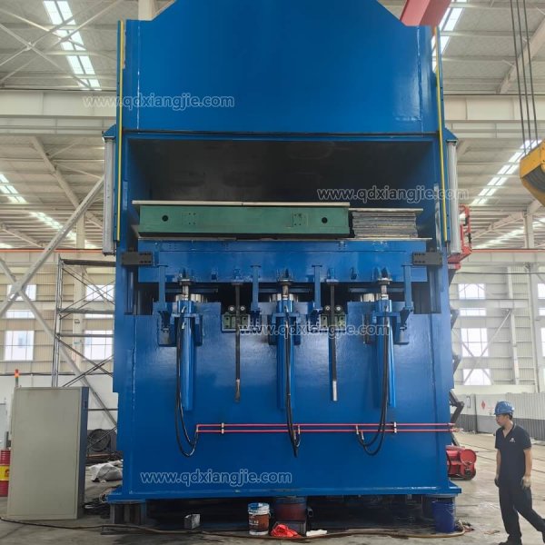 側(cè)板式硫化機(jī)