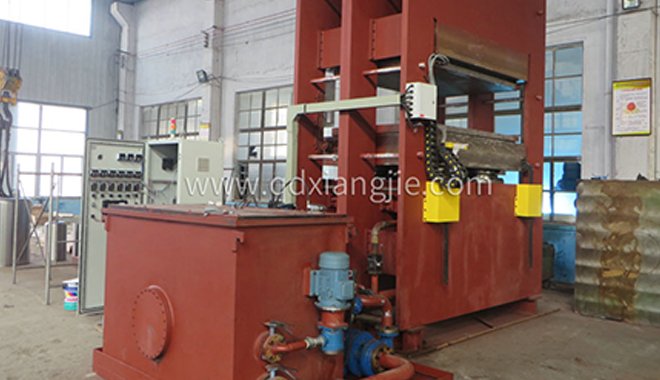 信息技術(shù)在平板硫化機中的控制和發(fā)展