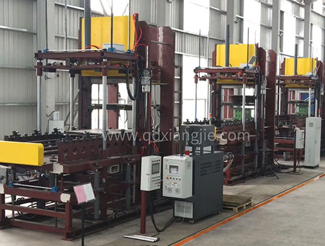 XLB-1250*1250/750T實(shí)心胎硫化機(jī)